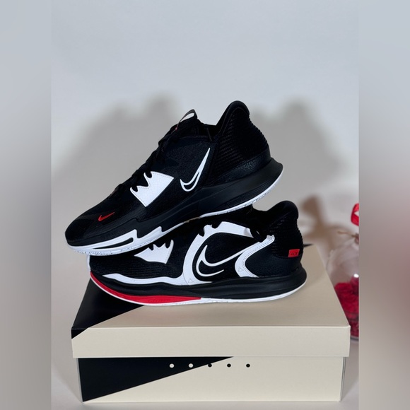 NIB New Nike Kyrie Low 5 - Picture 5 of 7